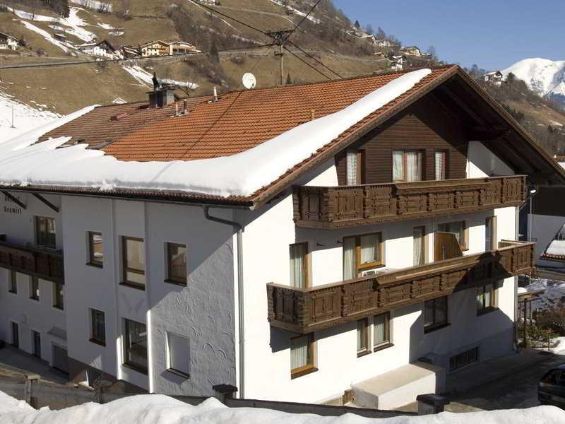 Hotel Neuwirt Кірхдорф-ін-Тіроль Екстер'єр фото